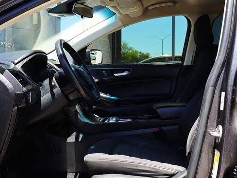 Used 2020 Ford Edge SE FWD image 37