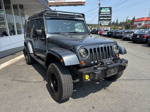 Used 2008 Jeep Wrangler Unlimited Sahara AWD/4WD image 9