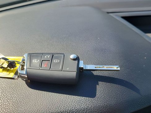 Used 2023 Volkswagen Tiguan S image 31