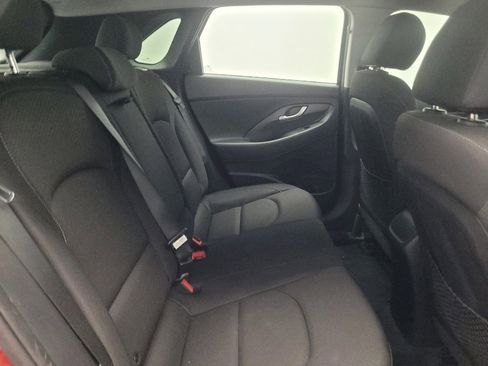 Used 2018 Hyundai Elantra GT FWD image 19
