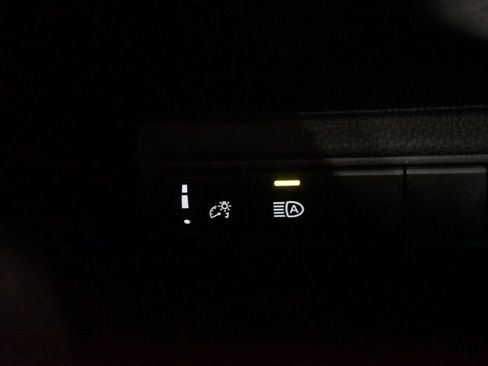 Used 2025 Toyota Corolla LE FWD image 22