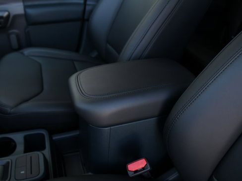 New 2025 Ford Maverick Lariat w/ Black Appearance Package image 18