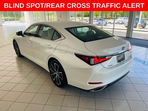 Certified 2025 Lexus ES 350 w/ Premium Package image 5
