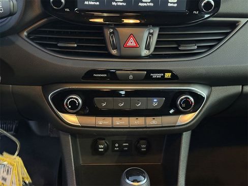 Used 2020 Hyundai Elantra GT image 22