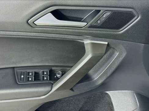 Certified 2021 Volkswagen Tiguan SE R-Line image 11