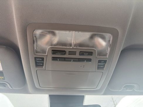 Used 2018 Toyota Highlander FWD V6 image 29