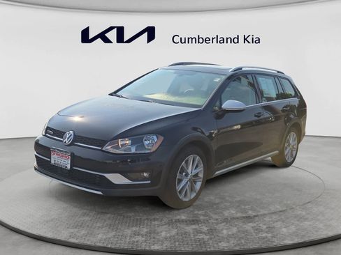 Used 2017 Volkswagen Golf Alltrack SE AWD/4WD image 1