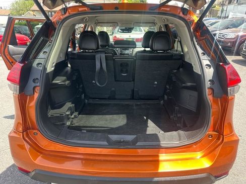 Used 2017 Nissan Rogue SL AWD/4WD image 19