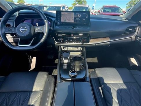 Certified 2024 Nissan Rogue Platinum image 7