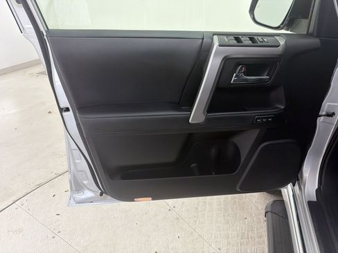 Used 2024 Toyota 4Runner Limited AWD/4WD image 24