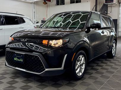 Used 2025 Kia Soul LX w/ LX Technology Package