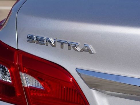 Used 2019 Nissan Sentra S FWD image 9