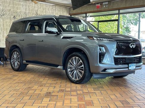 Used 2025 INFINITI QX80 Sensory AWD/4WD image 7