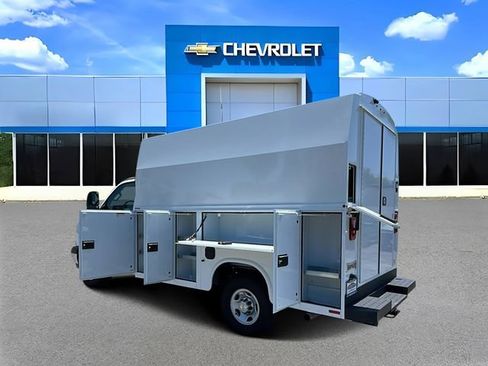 New 2026 Chevrolet Express 3500 w/ Power Convenience Package RWD image 5