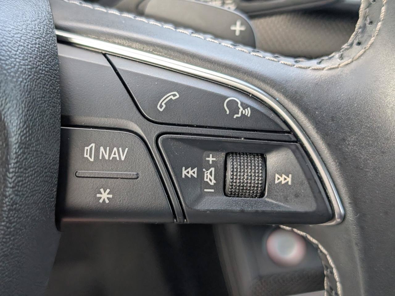 Used 2018 Audi SQ5 Prestige w/ Prestige Package AWD/4WD image 13