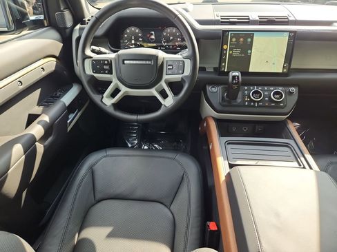 Used 2024 Land Rover Defender 110 SE AWD/4WD image 4