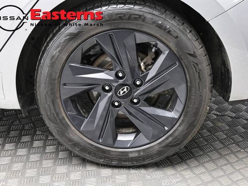 Used 2021 Hyundai Elantra SEL w/ Convenience Package image 8