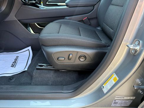 New 2025 Chevrolet Traverse LT w/ Driver Confidence Package image 18