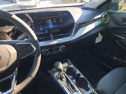 New 2026 Chevrolet Trax LT w/ Driver Confidence Package FWD image 27