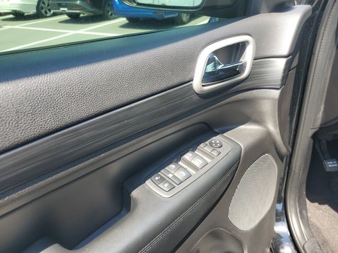 Used 2021 Jeep Grand Cherokee Laredo X RWD image 12