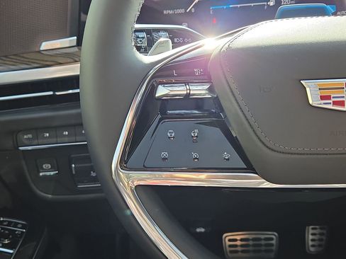 New 2026 Cadillac Escalade Platinum Sport w/ LPO, ONYX Package image 21