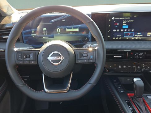 New 2026 Nissan Kicks SR w/ Cold Weather Package FWD image 11