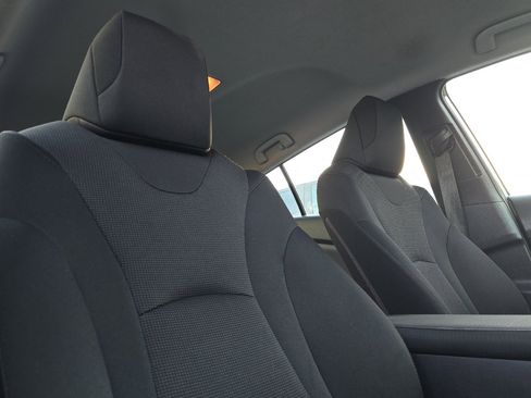 Used 2022 Toyota Prius L Eco image 14