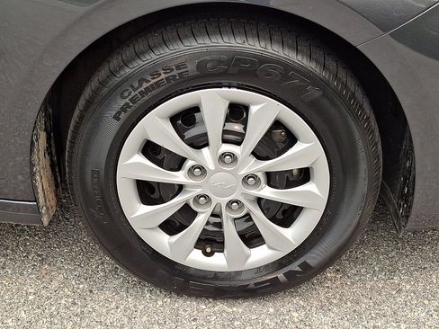 Certified 2024 Kia Forte LX FWD image 8