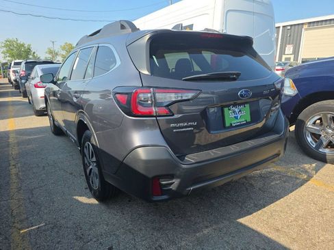 Used 2022 Subaru Outback Premium AWD/4WD image 2