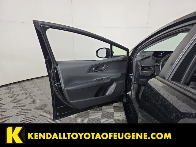 Used 2025 Toyota Prius LE FWD image 18