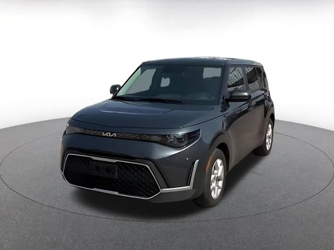 Used 2025 Kia Soul LX w/ LX Technology Package FWD image 7