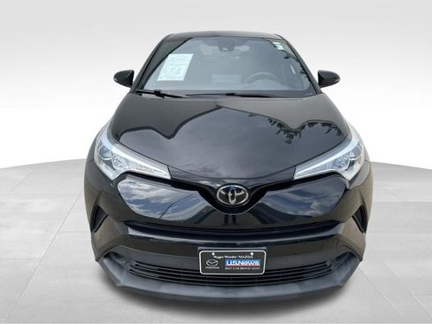 Used 2019 Toyota C-HR LE FWD image 2