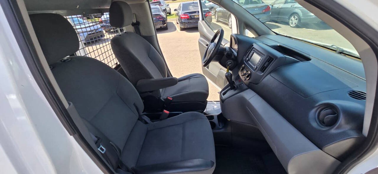 Used 2018 Nissan NV200 SV w/ Navigation Package FWD image 32