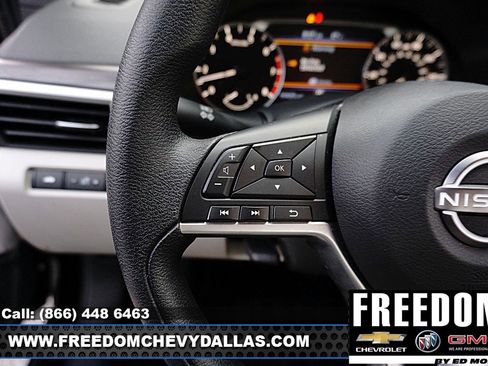 Used 2025 Nissan Altima 2.5 SV image 19