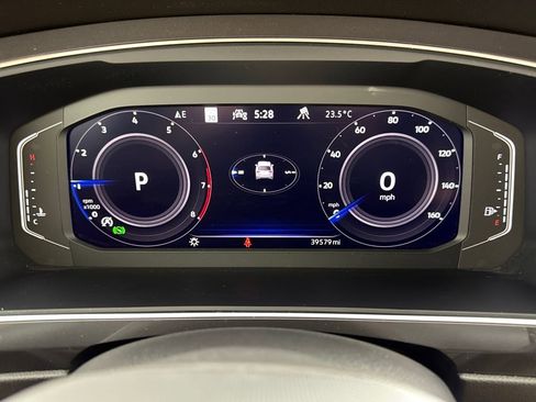 Used 2022 Volkswagen Tiguan SEL R-Line image 13