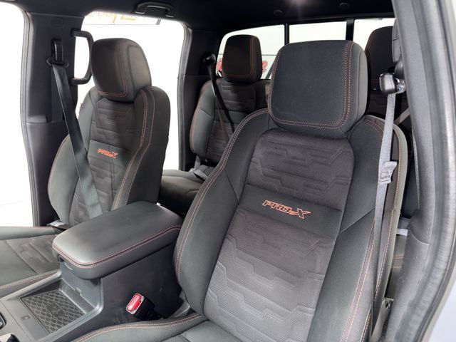 Used 2022 Nissan Frontier Pro-X RWD image 12