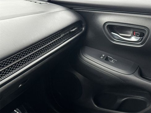 Used 2025 Honda HR-V LX image 29