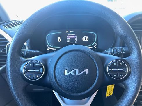 Used 2024 Kia Soul LX FWD image 33