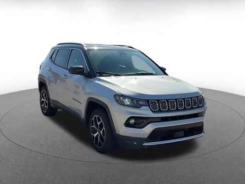 Used 2025 Jeep Compass Limited AWD/4WD image 3