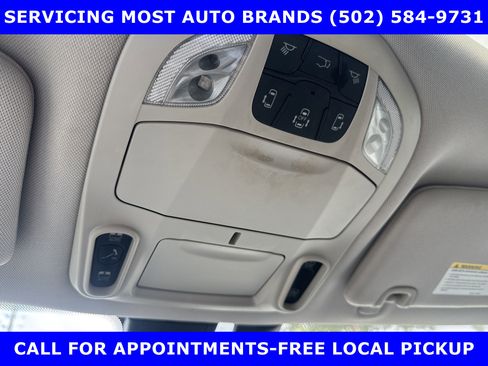 Used 2017 Chrysler Pacifica Limited image 42