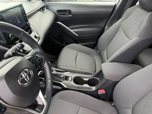 Used 2022 Toyota Corolla Cross LE FWD image 9