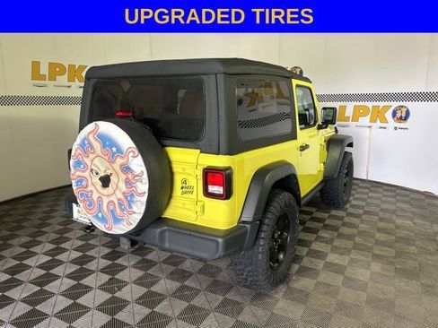 Used 2022 Jeep Wrangler Sport AWD/4WD image 3