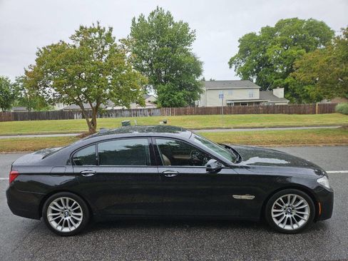Used 2014 BMW 750Li RWD image 7
