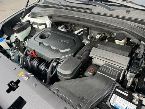 Used 2020 Hyundai Santa Fe SE FWD image 24