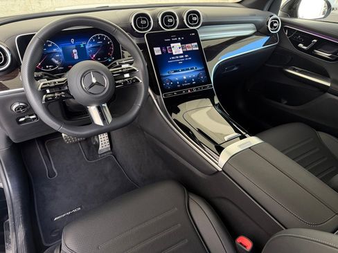 Certified 2025 Mercedes-Benz GLC 300 image 2