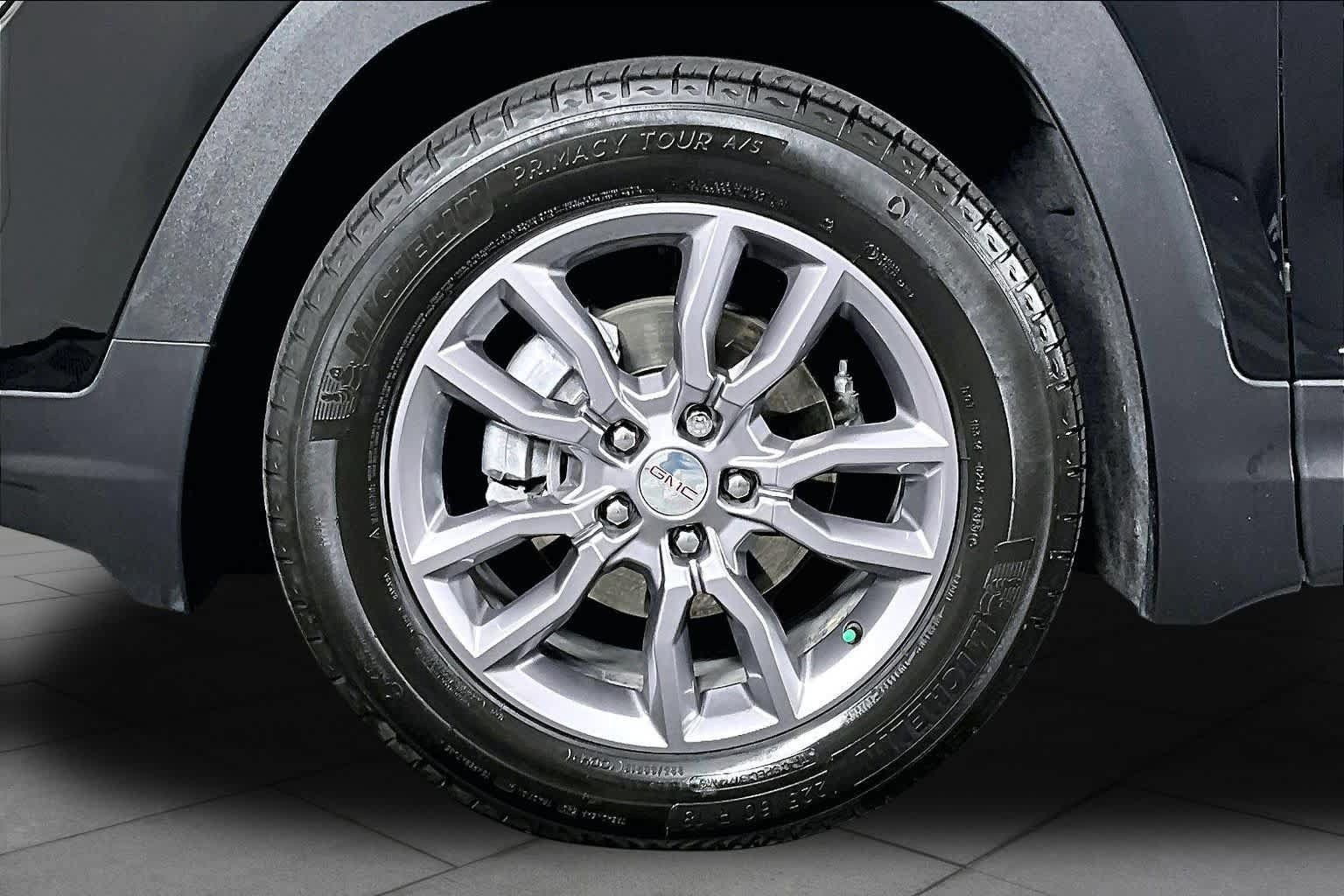 Used 2024 GMC Terrain SLT AWD/4WD image 10