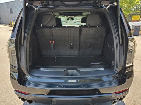 Used 2025 Chevrolet Tahoe Z71 w/ Comfort Package AWD/4WD image 12