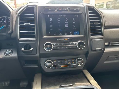 Used 2019 Ford Expedition Limited w/ Equipment Group 301A RWD image 37