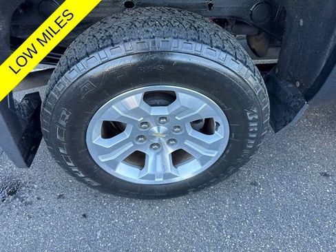 Used 2018 Chevrolet Silverado 1500 LT w/ All Star Edition AWD/4WD image 26