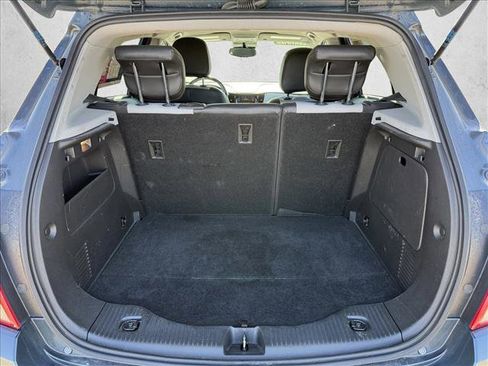 Used 2022 Chevrolet Trax LT w/ Premium Seat Package image 7